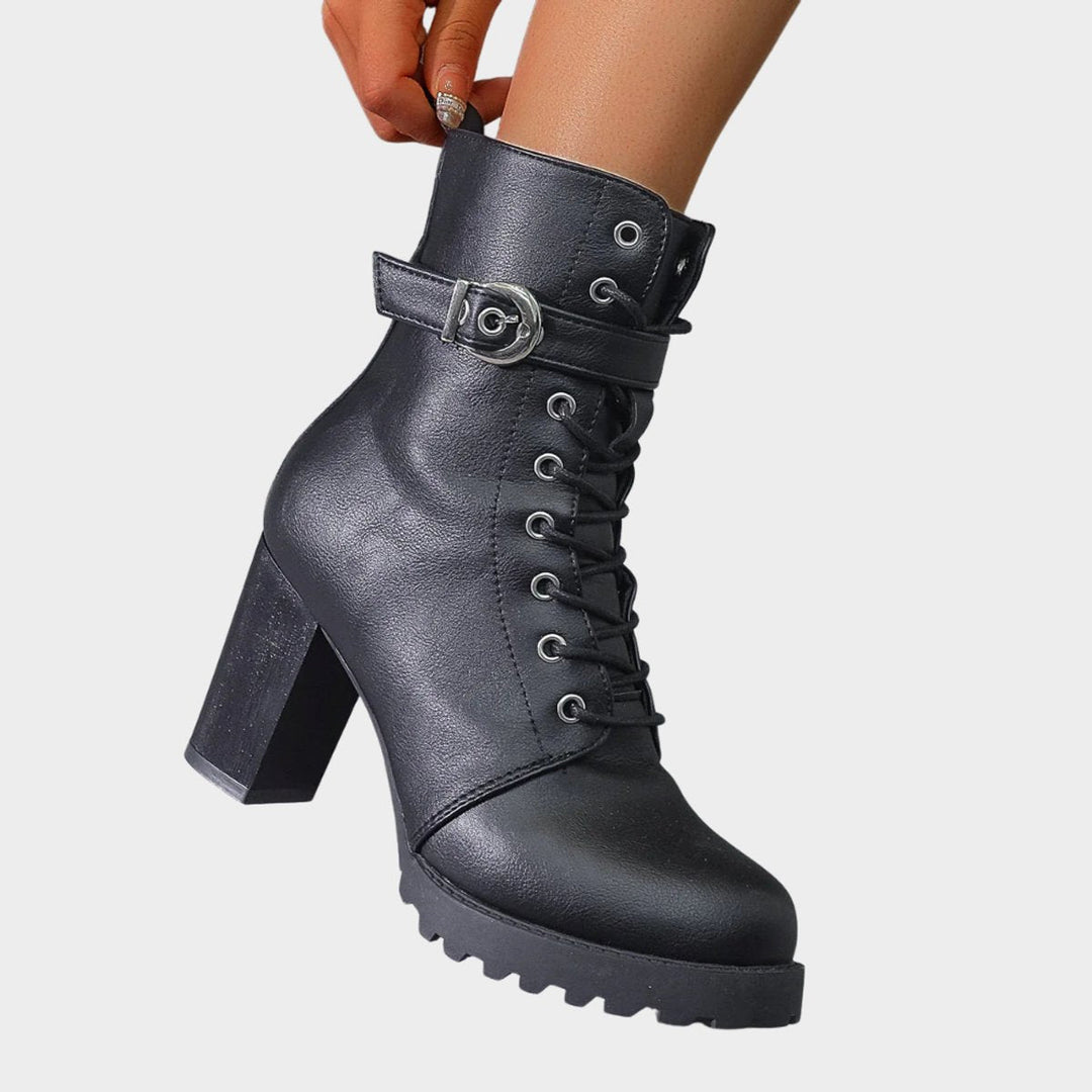 Chloe | Markante und edgy Ankle Boots mit Blockabsatz
