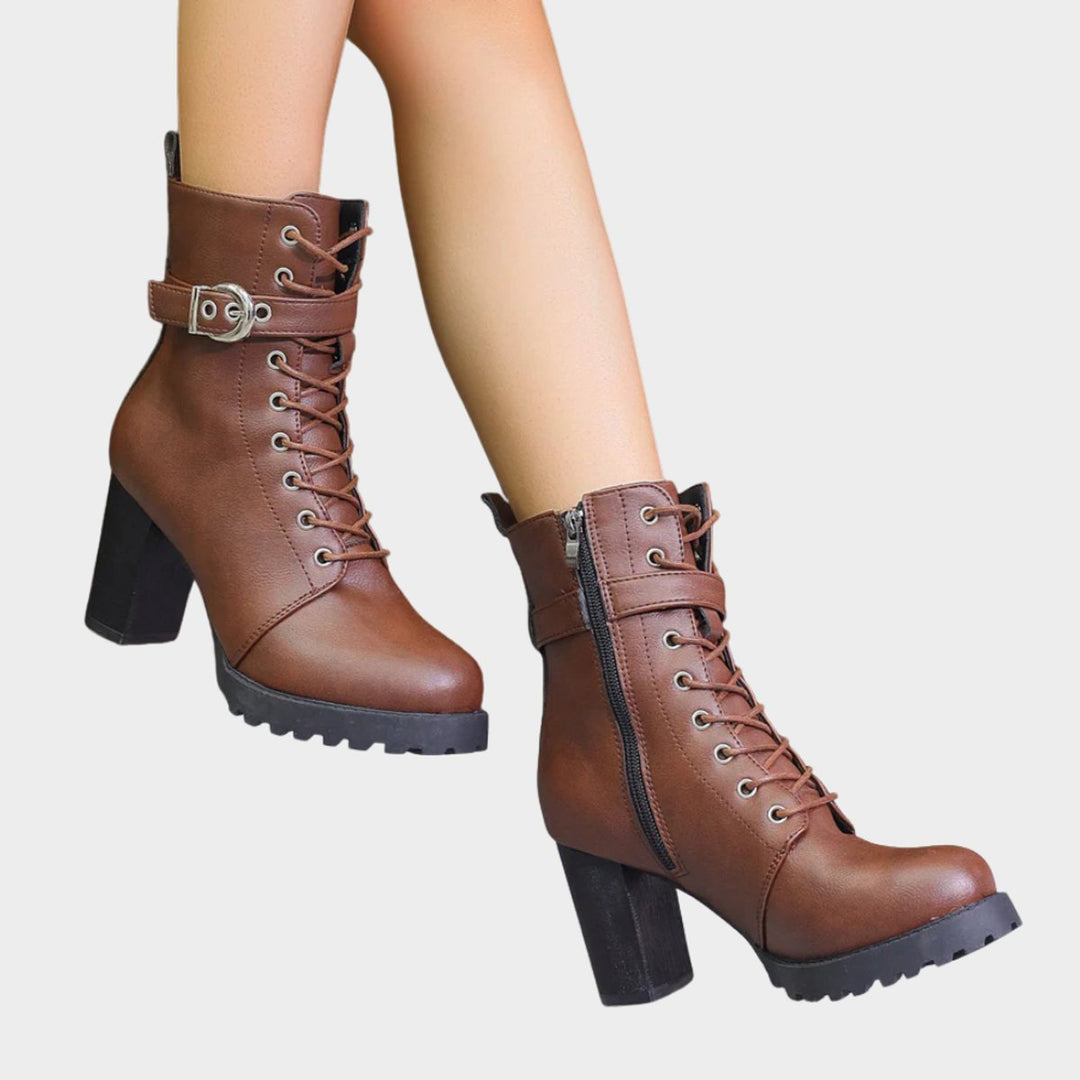 Chloe | Markante und edgy Ankle Boots mit Blockabsatz