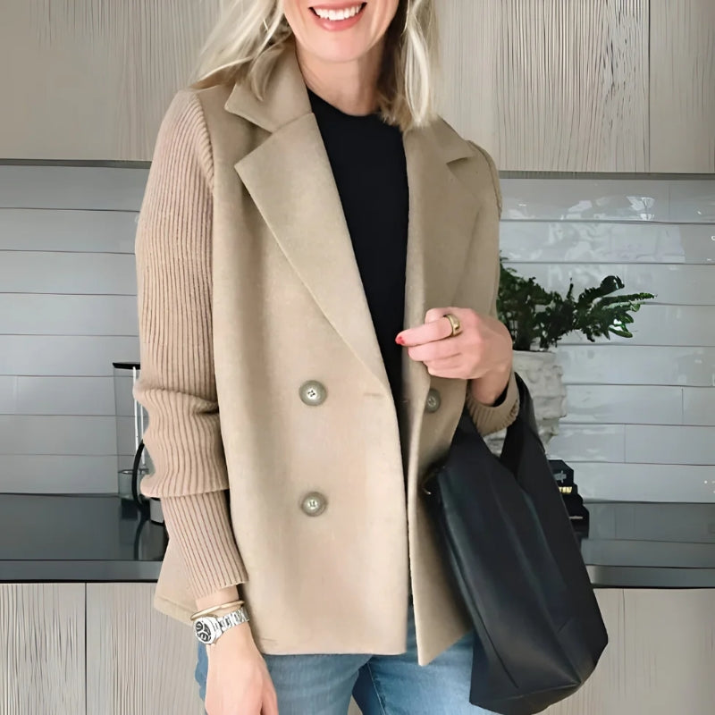 Amanda | Blazer in maglia morbida con design ibrido