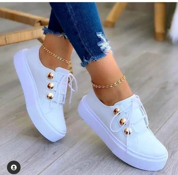 Amelia | Chic Orthopedic Studded Platform Sneakers
