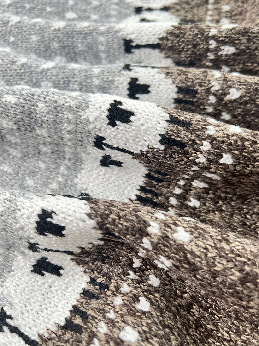 Jovian | Chunky Knit Sweater with Sheep Jacquard Design