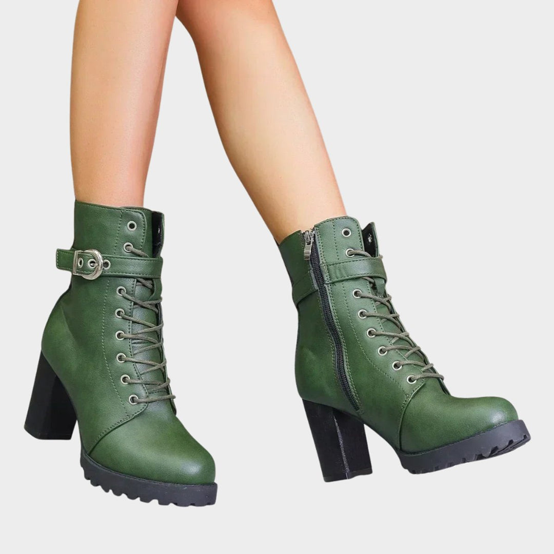 Chloe | Markante und edgy Ankle Boots mit Blockabsatz
