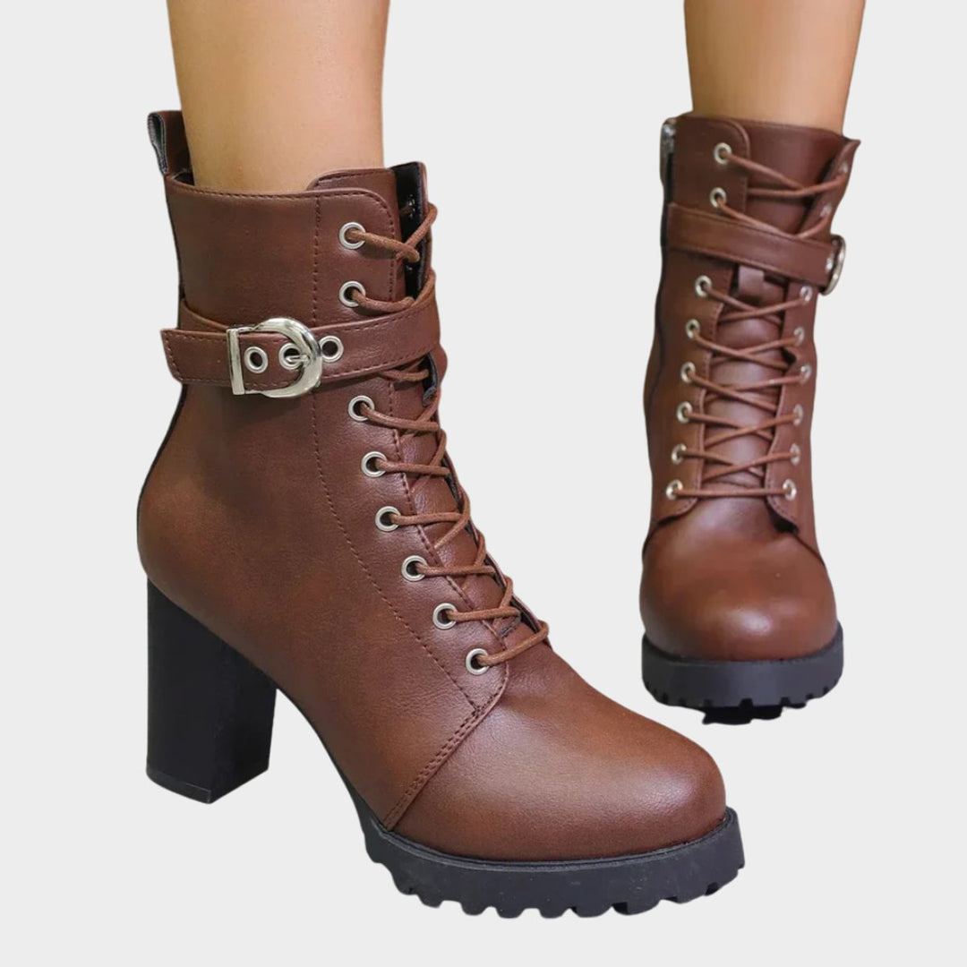 Chloe | Markante und edgy Ankle Boots mit Blockabsatz