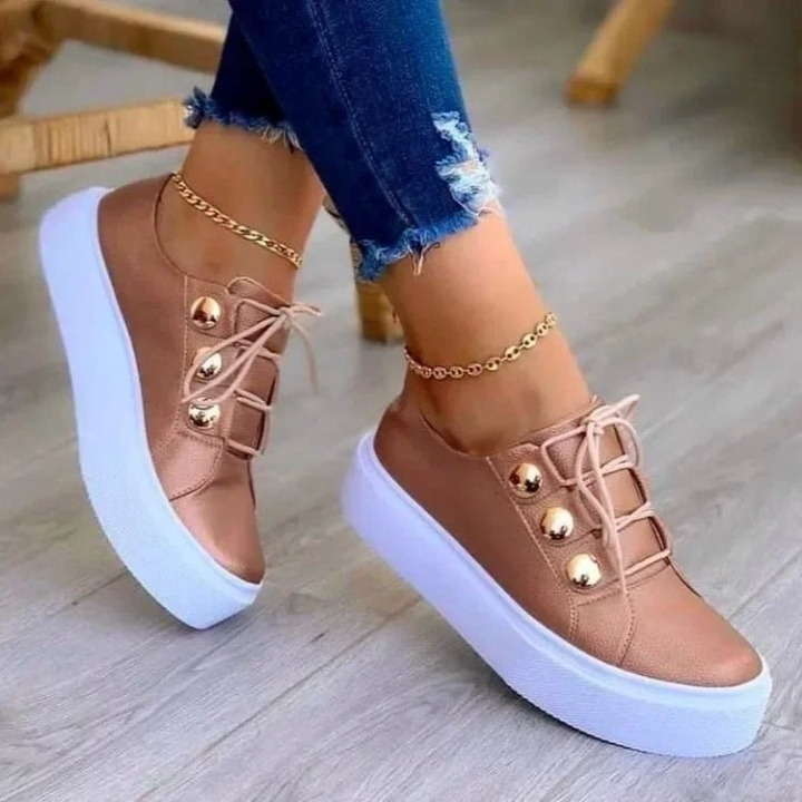 Amelia | Chic Orthopedic Studded Platform Sneakers