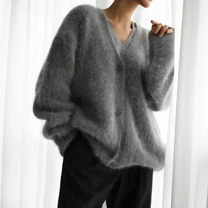 Amelia | Cozy And Elegant V-Neck Button Knit Cardigan