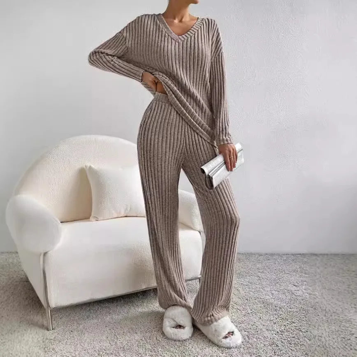 Lara | Ensemble deux pièces doux côtelé à col en V