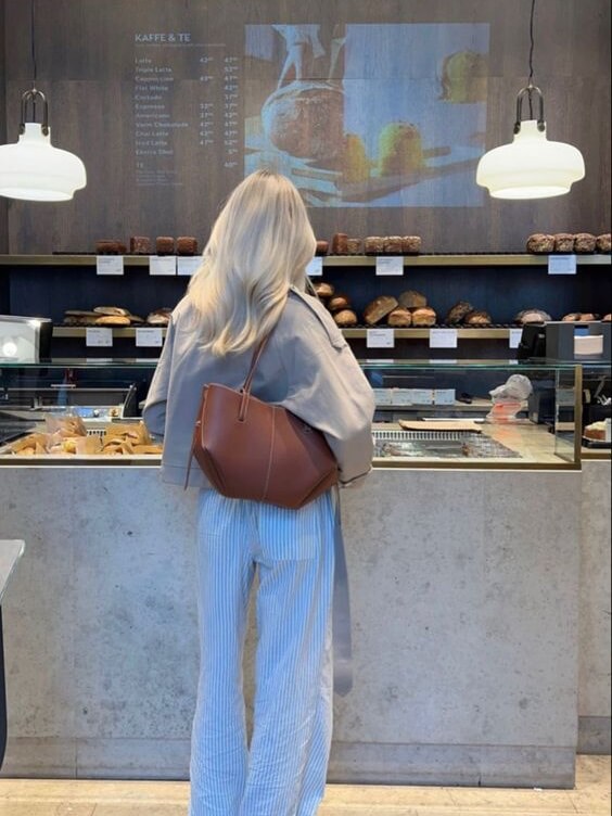 Dara | Leather Tote Bag Spacious Stylish Shoulder Bag Elegant Design 8