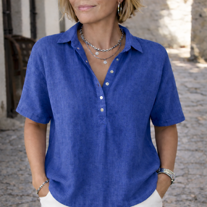 Lucy | Comfortable and elegant old style summer blouse 1