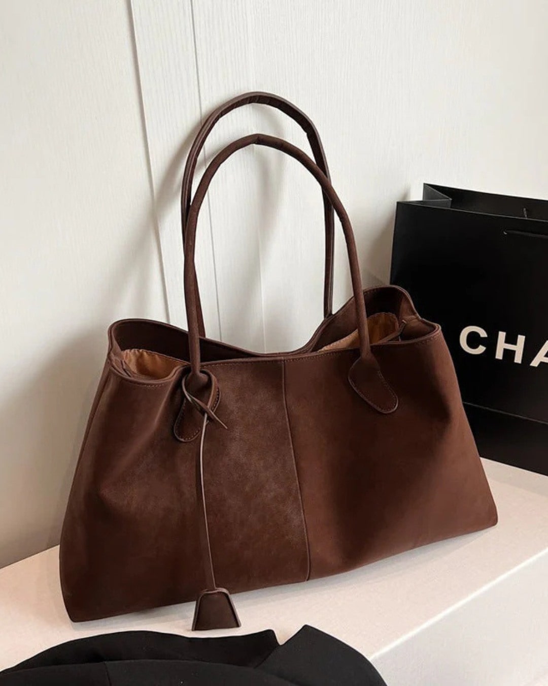 Mara | Elegant, Versatile & Spacious Tote Bag for Work & Leisure 8