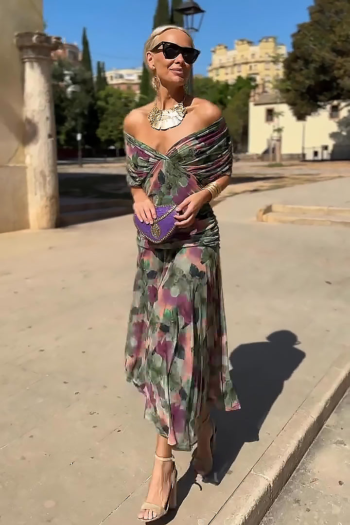 Nicole | Elegant V-Neck Maxi Dress with Pleated Waist 1