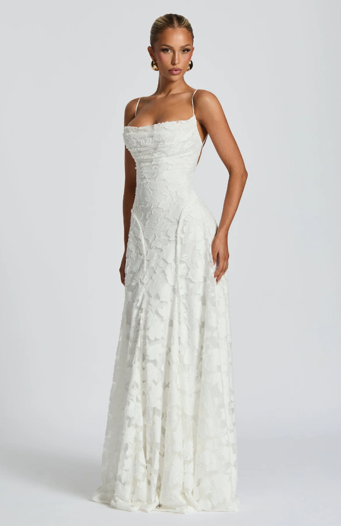 Sofia | Elegant Lace Maxi Dress – Feminine, Figure-Hugging Long Dress for Women 3