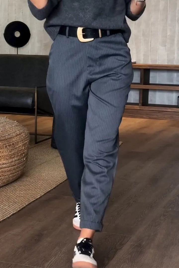 Ursula | Elegant and High-Waisted Straight-Cut Pants 3