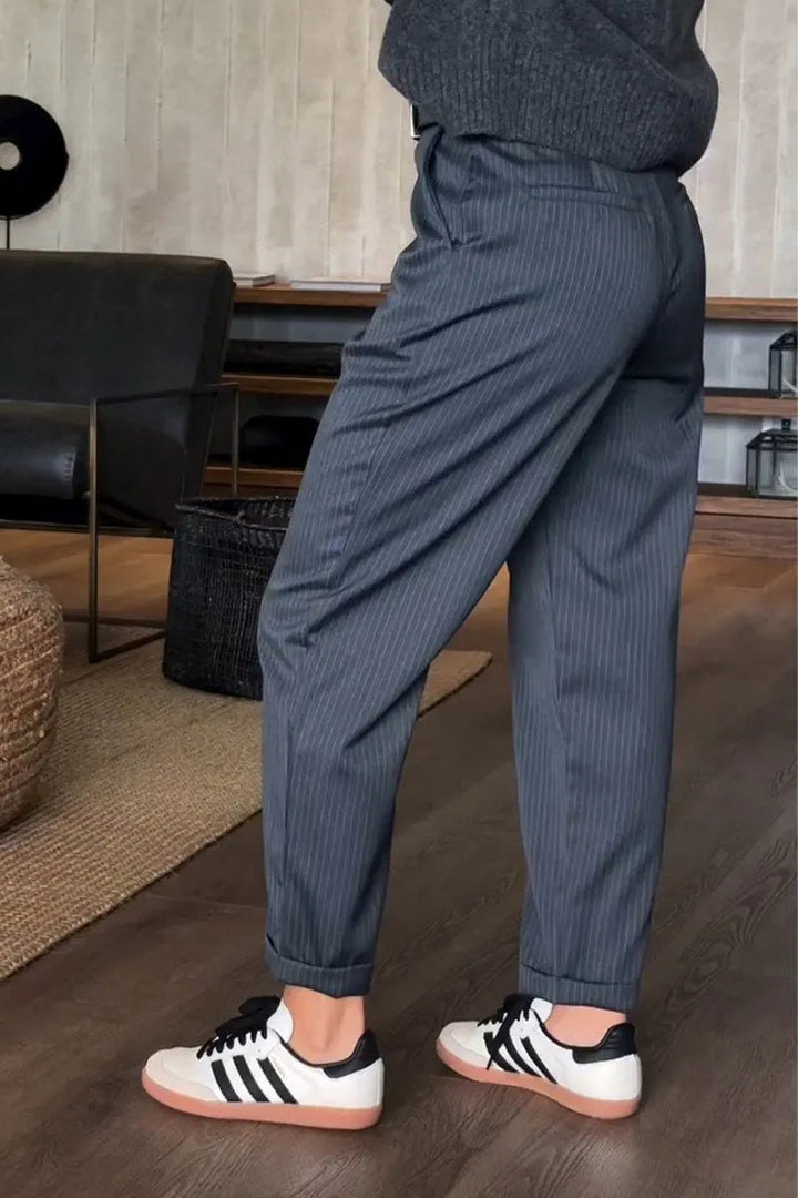 Ursula | Elegant and High-Waisted Straight-Cut Pants 4