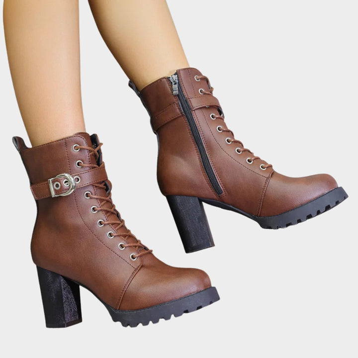 Chloe | Markante und edgy Ankle Boots mit Blockabsatz