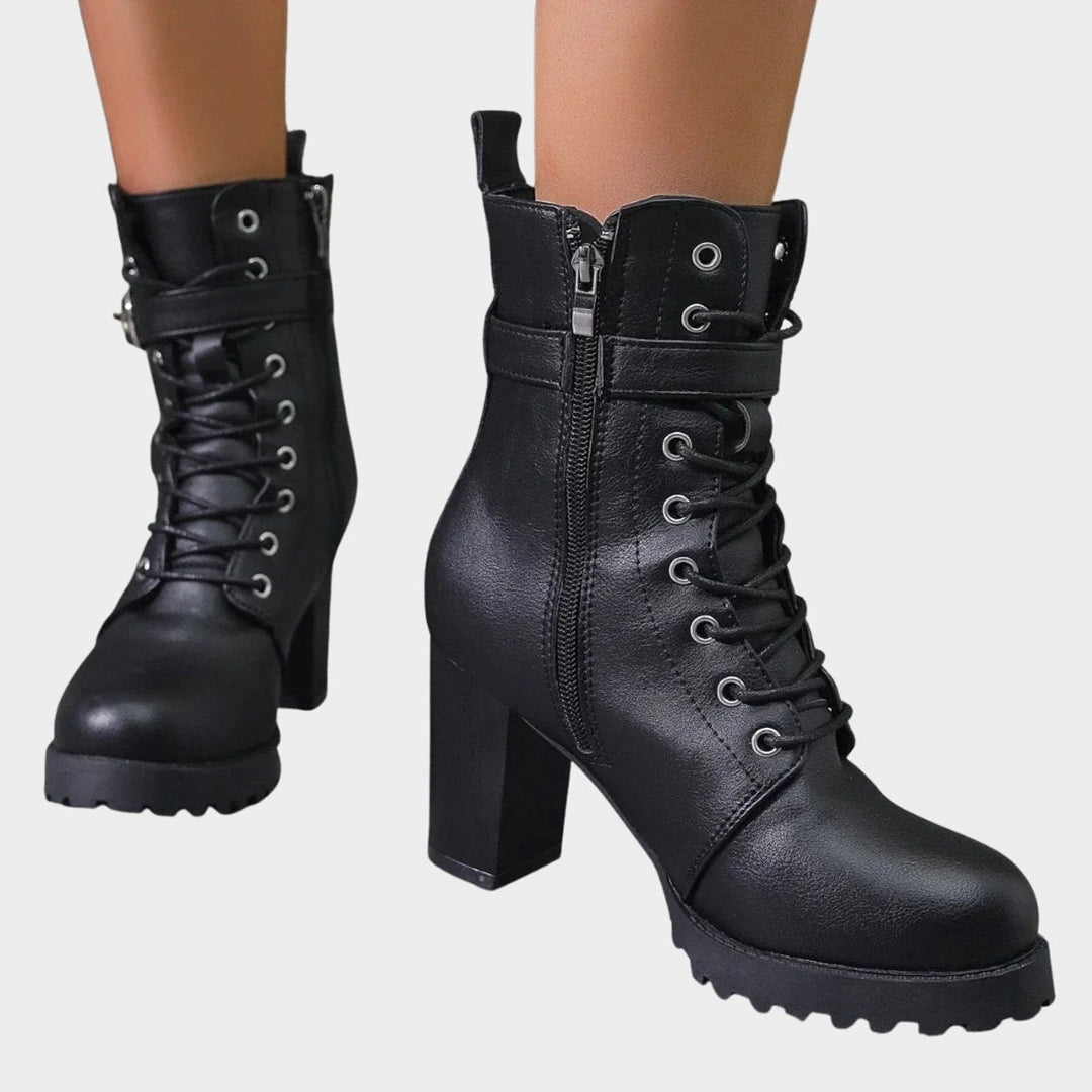 Chloe | Markante und edgy Ankle Boots mit Blockabsatz